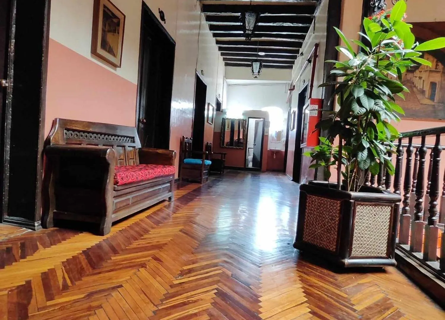 Hostal Juana de Arco Albergue Quito