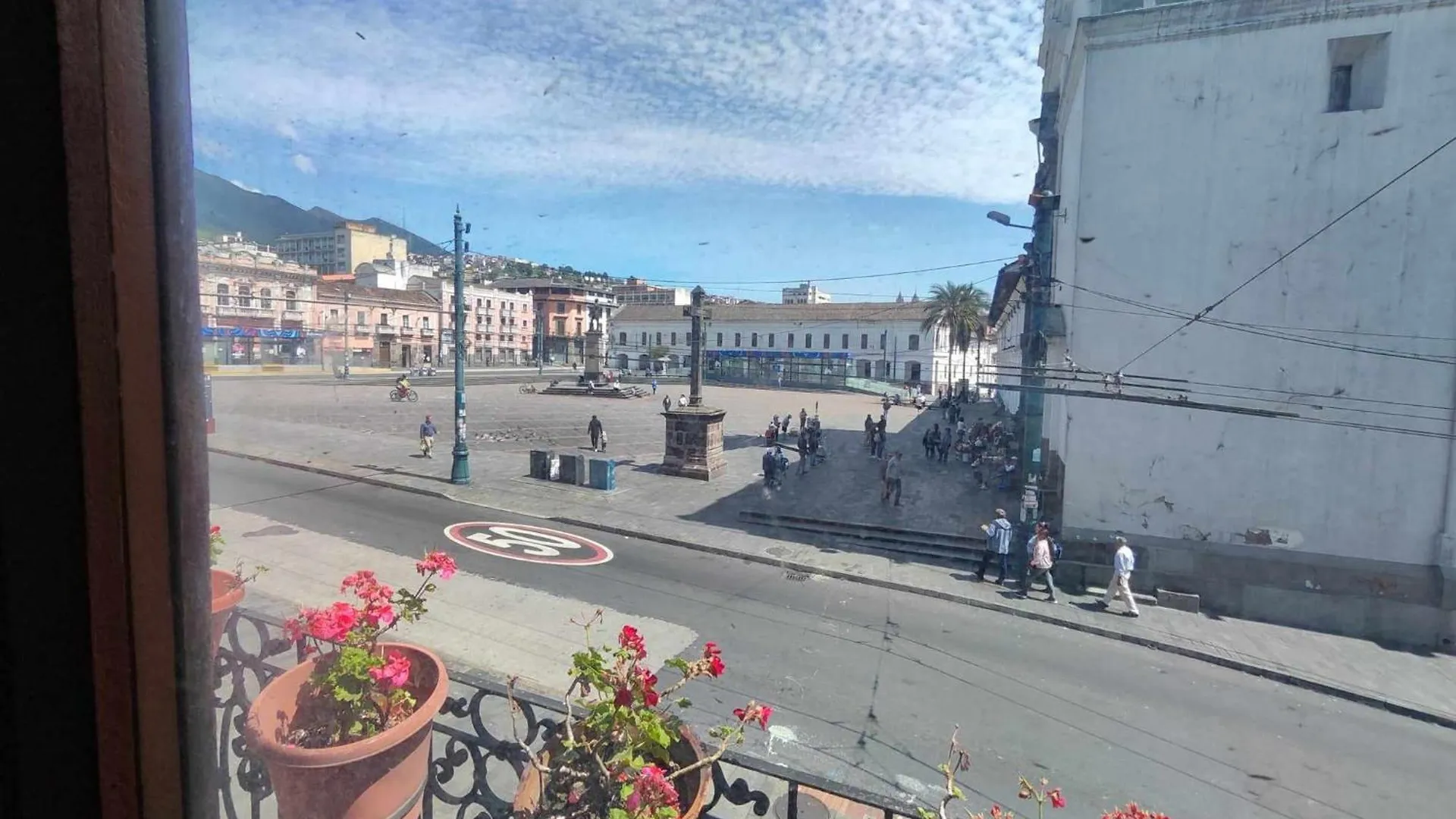 **  Hostal Juana de Arco Albergue Quito Ecuador