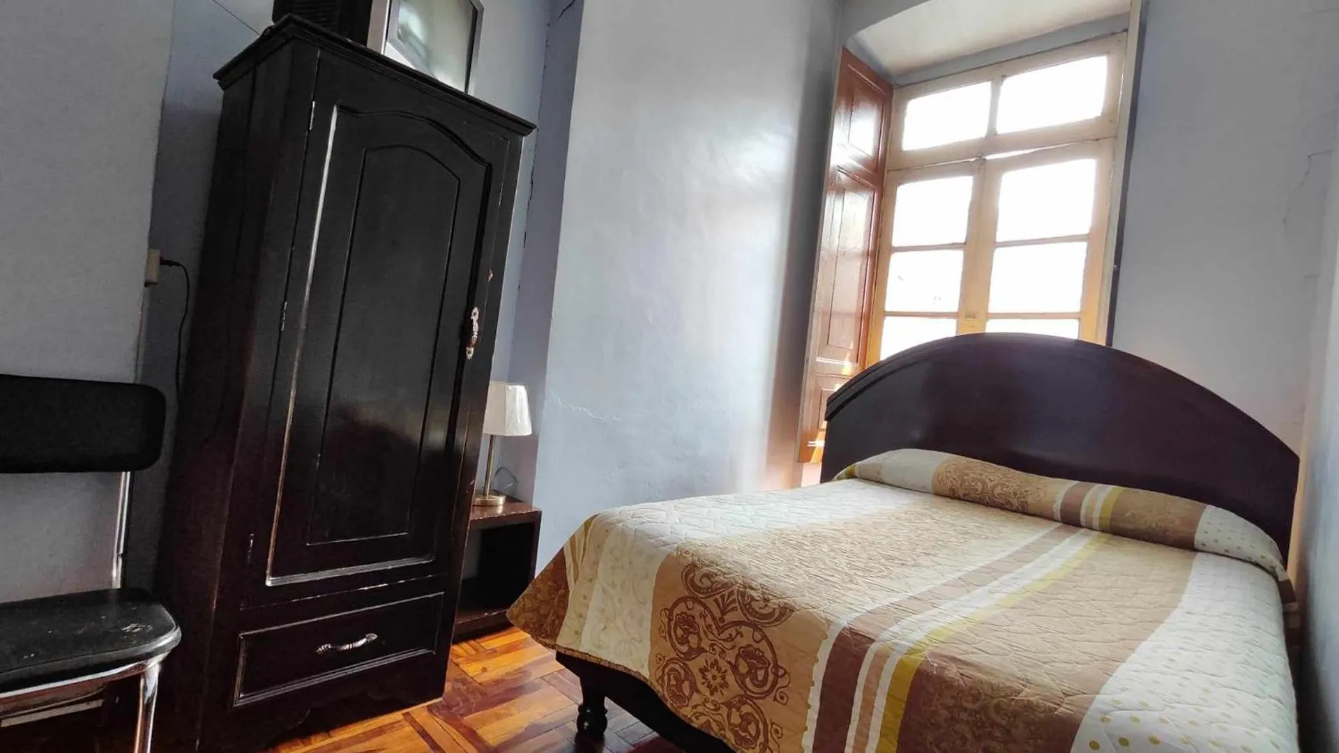 Hostal Juana de Arco Albergue Quito