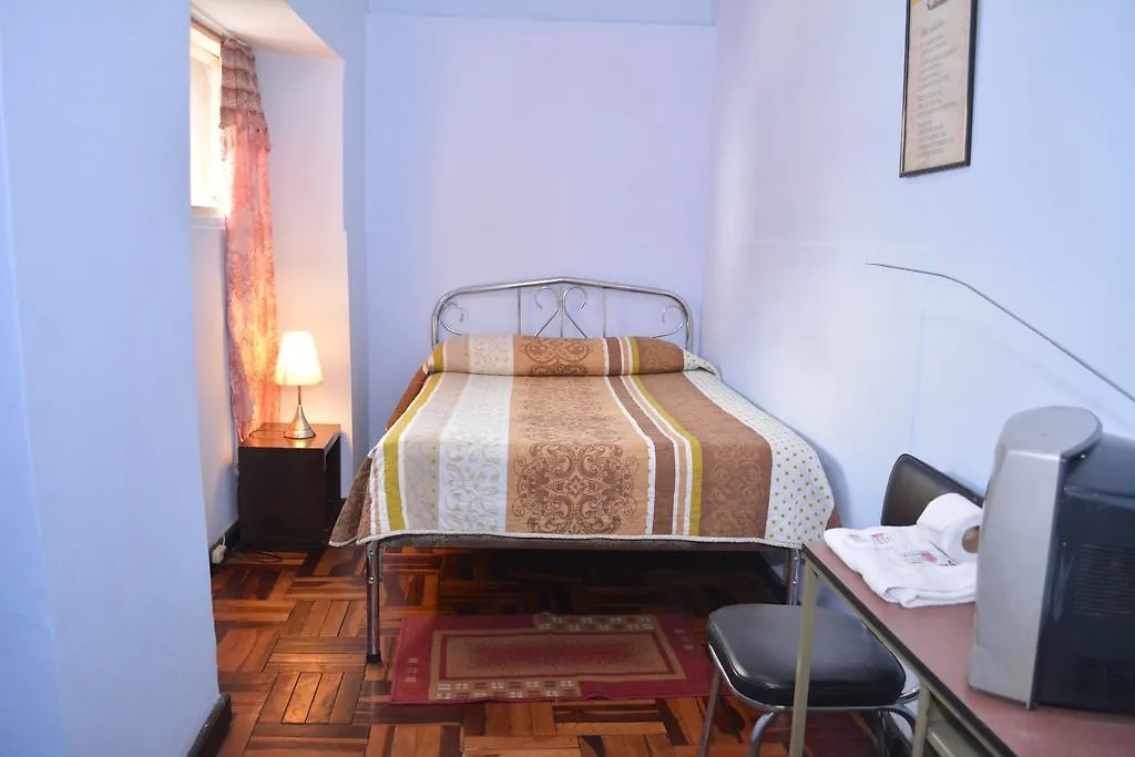 Hostal Juana de Arco Albergue Quito 2*,  Ecuador