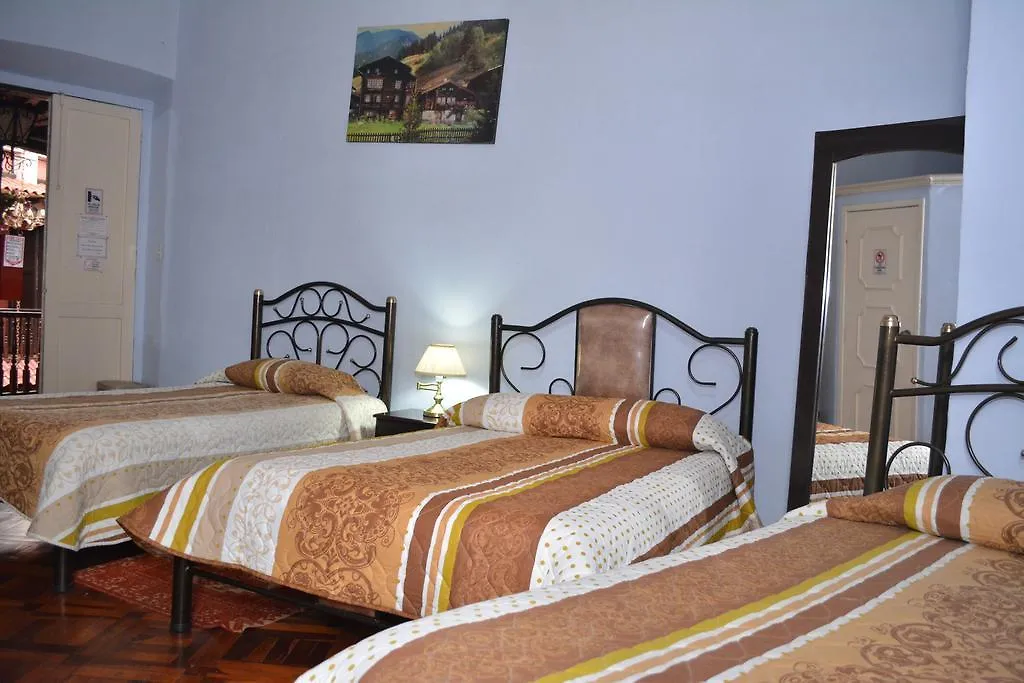 Hostal Juana de Arco Albergue Quito 2*,  Ecuador