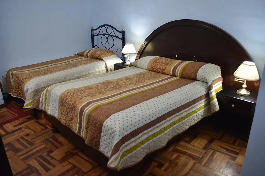 Hostal Juana de Arco Albergue Quito