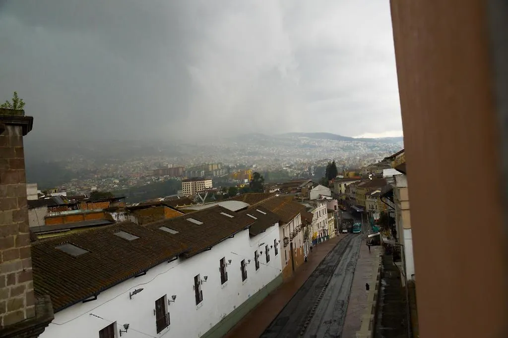 Hostal Juana De Arco Quito Ostello