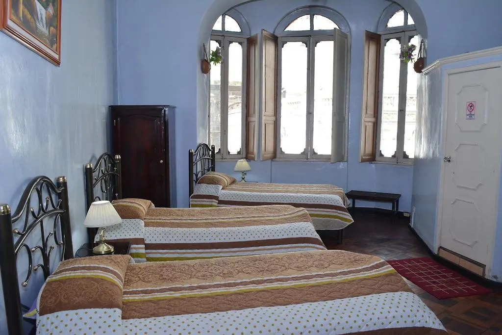 Hostal Juana De Arco Quito Ostello